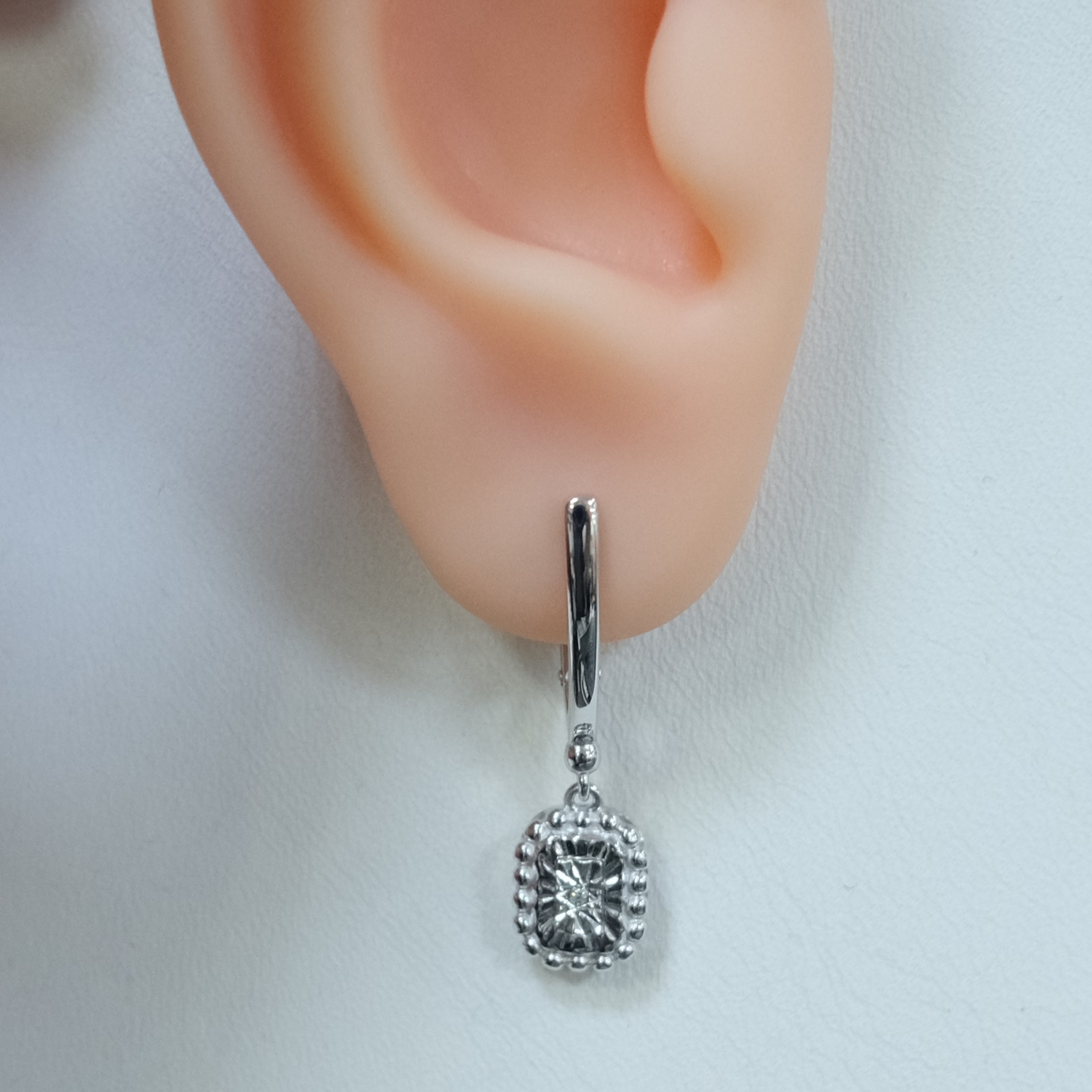 Серебряные серьги с бриллиантами